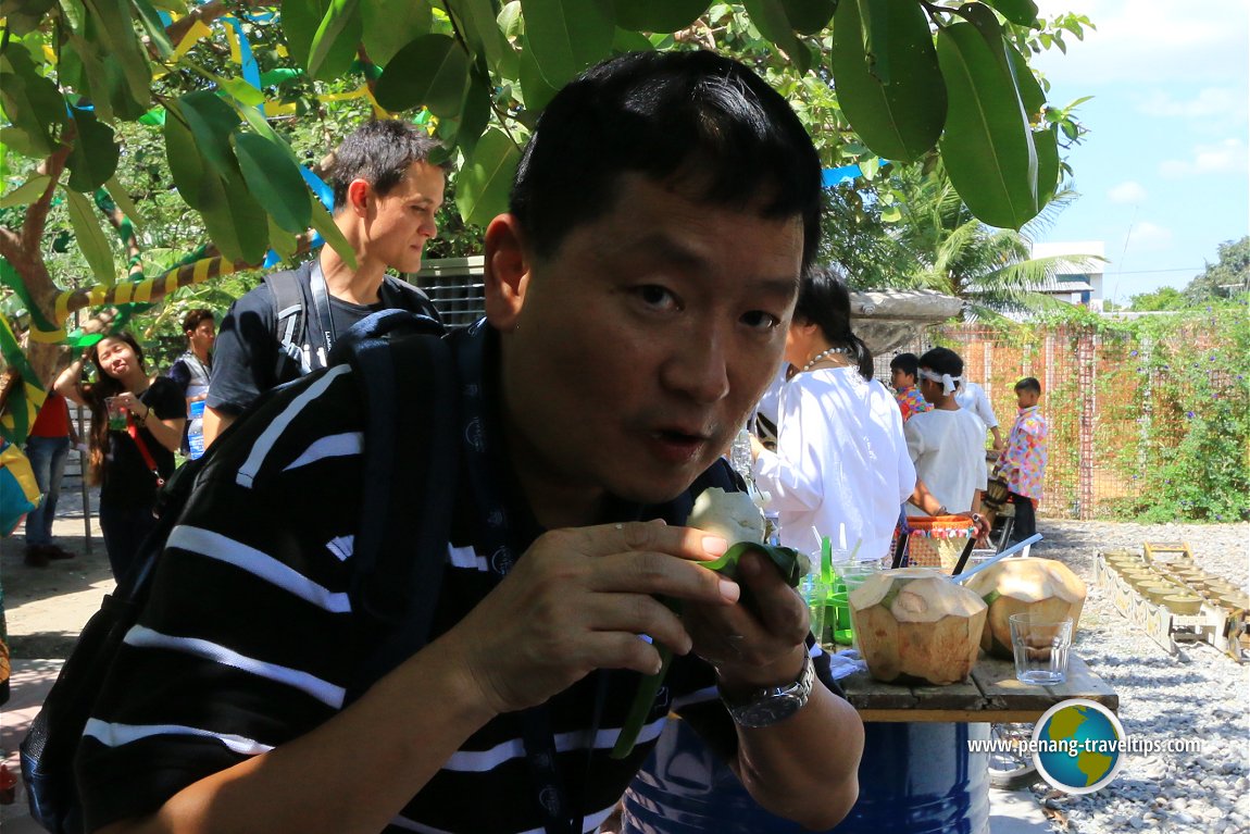 Timothy Tye eating Balut in the Philippines