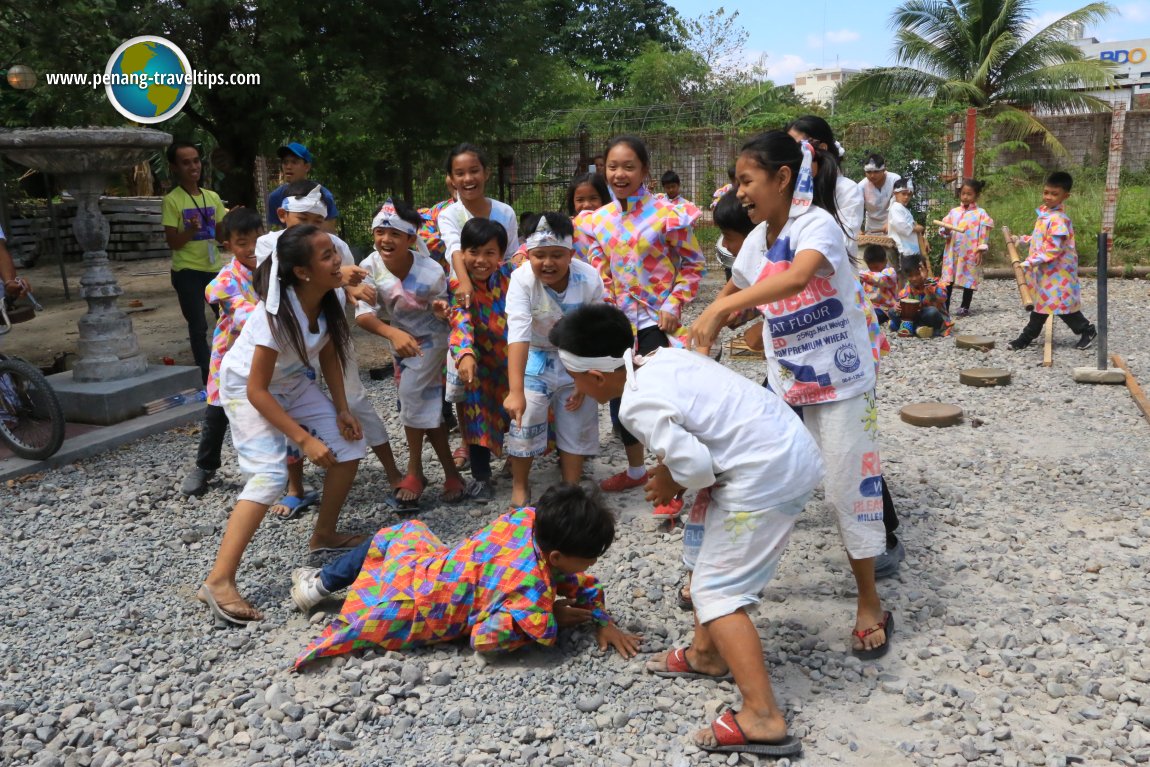 Filipino children playing