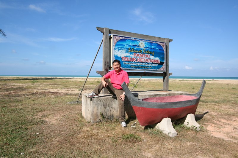 Timothy Tye di Pantai Teluk Ketapang, Kuala Terengganu