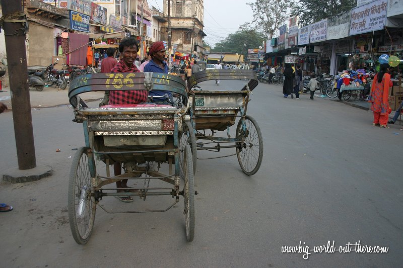 Rickshaws waiting for passengers in Agra