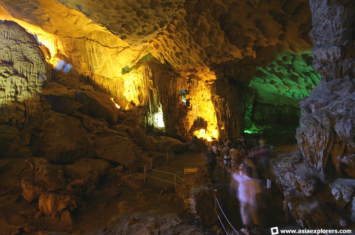 Sung Sot Cave, Halong Bay