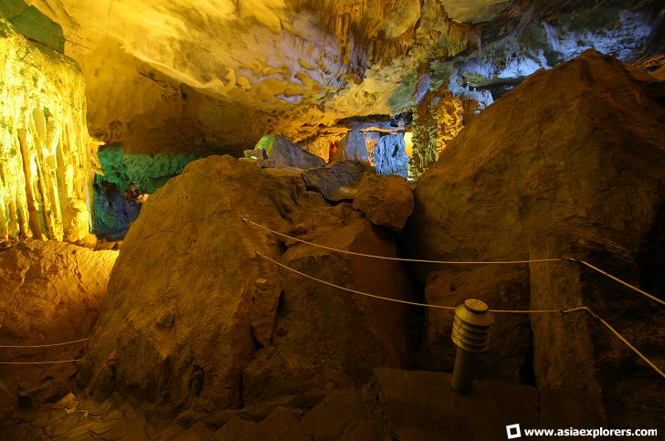 Sung Sot Cave, Halong Bay