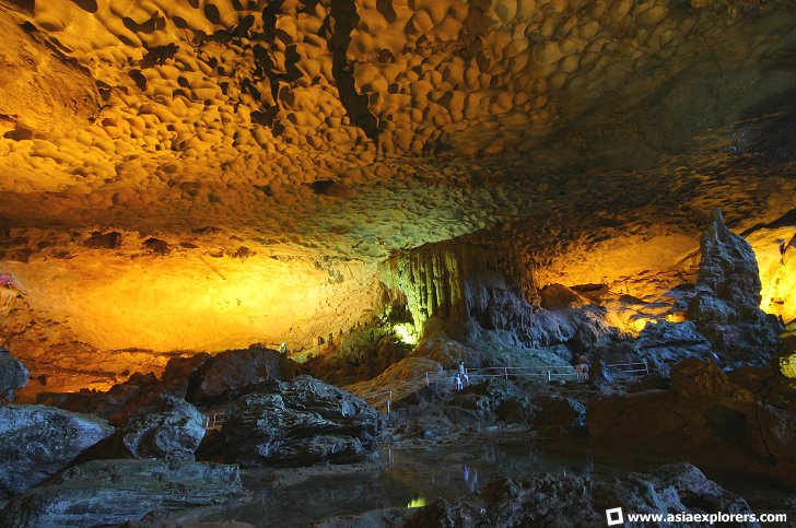 Sung Sot Cave, Halong Bay