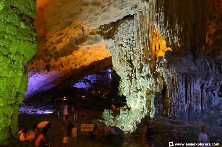 Sung Sot Cave, Halong Bay