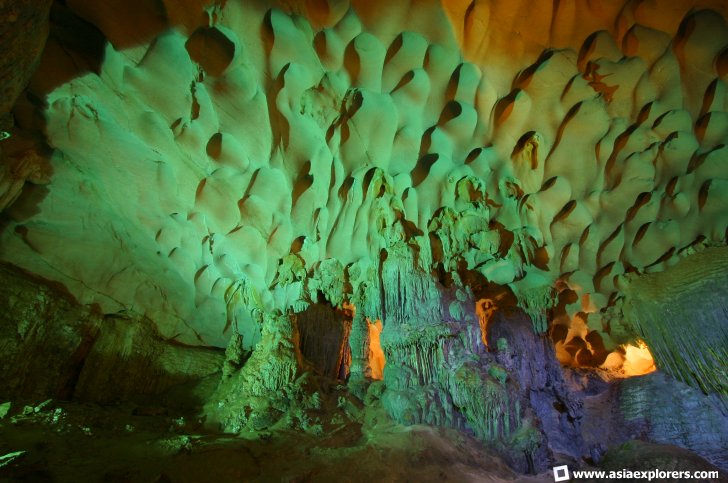 Sung Sot Cave, Halong Bay
