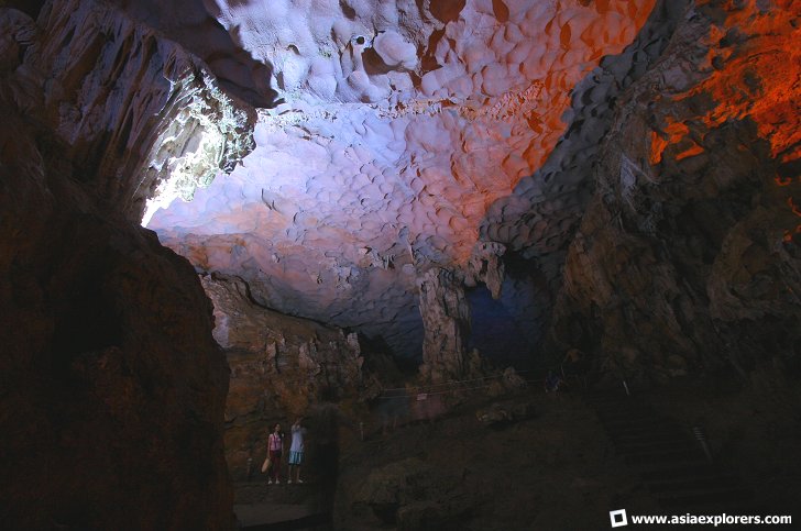 Sung Sot Cave, Halong Bay