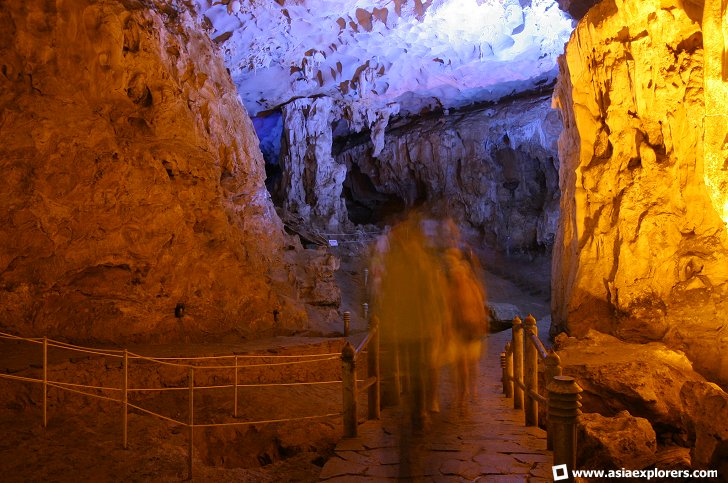 Sung Sot Cave, Halong Bay