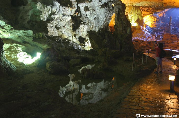 Sung Sot Cave, Halong Bay