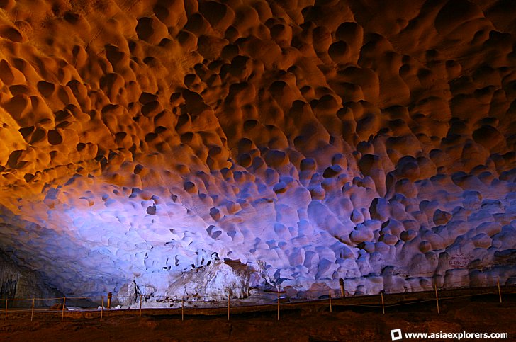 Sung Sot Cave, Halong Bay