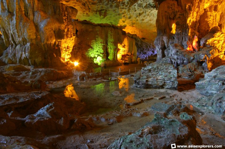 Sung Sot Cave, Halong Bay