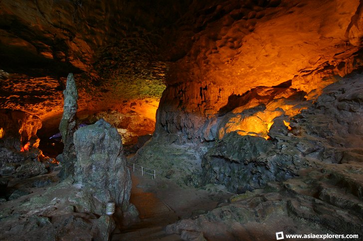 Sung Sot Cave, Halong Bay