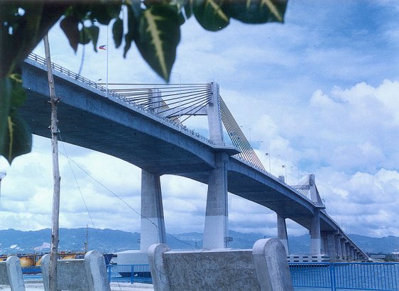 Marcelo Fernan Bridge between Mactan Island and Cebu Island
