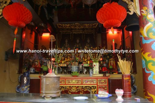 Altar at the Thanh Ha Communal House