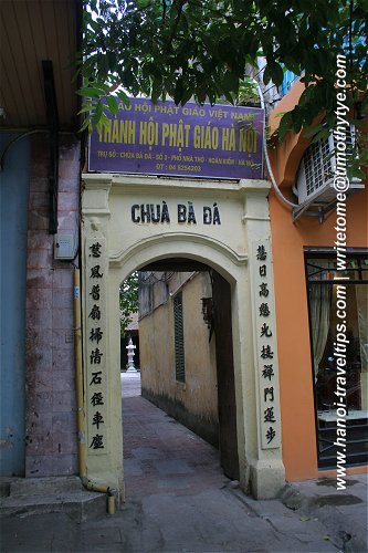 Entrance arch to Chua Ba Da