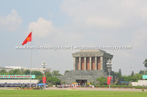 Visitors entering the Ho Chi Minh Mausoleum