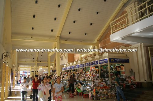Inside Dong Xuan Market
