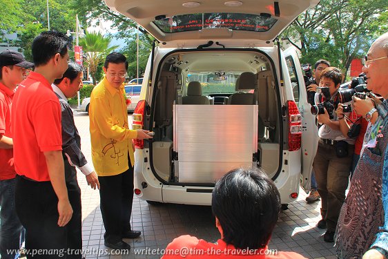 Launch of Eden Handy-CAB by Chief Minister Lim Guan Eng Launch of Eden Handy-CAB by Chief Minister Lim Guan Eng