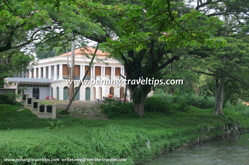 View of Suffolk House from Linear Park