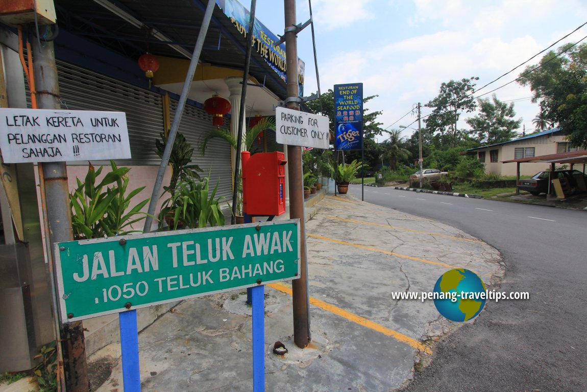 Jalan Teluk Awak road sign
