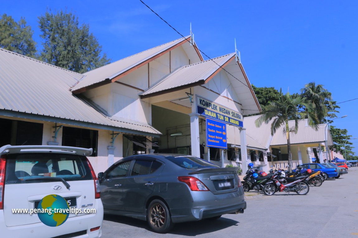 Kompleks Medan Selera Taman Tun Dr Awang