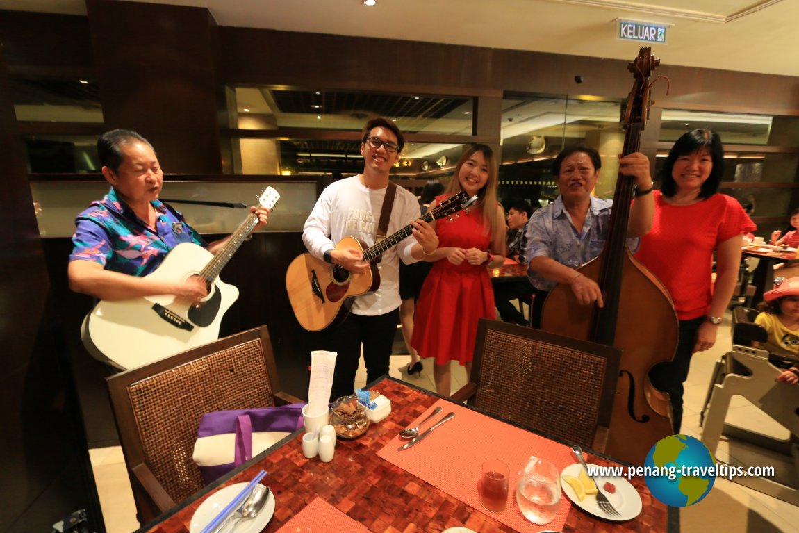 Rasa Sayang Resort Seafood Buffet Dinner