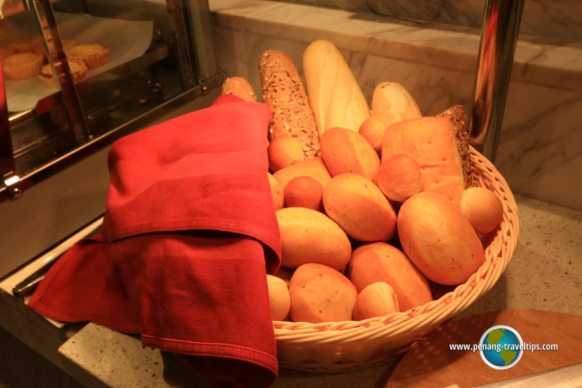 Breakfast at Roselle Cafe, Lexis Suites Penang