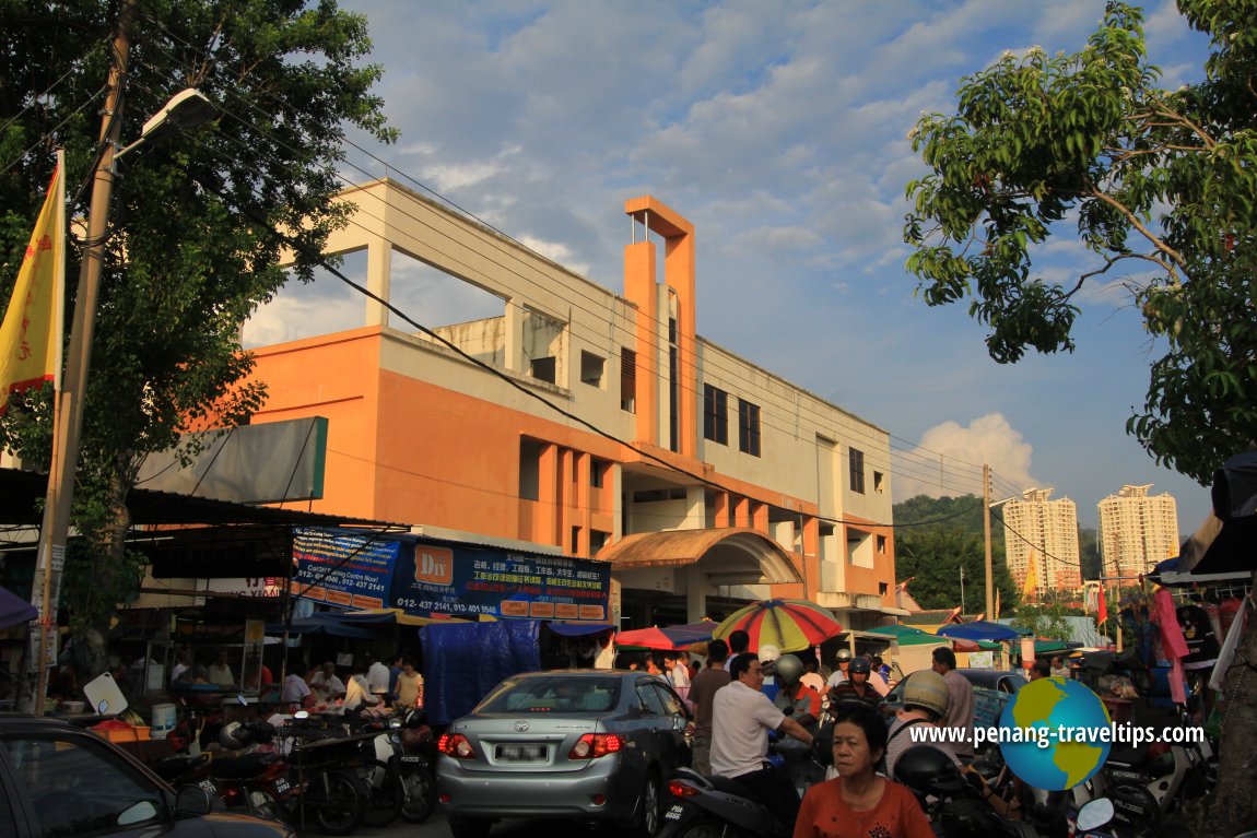 Sungai Ara Market