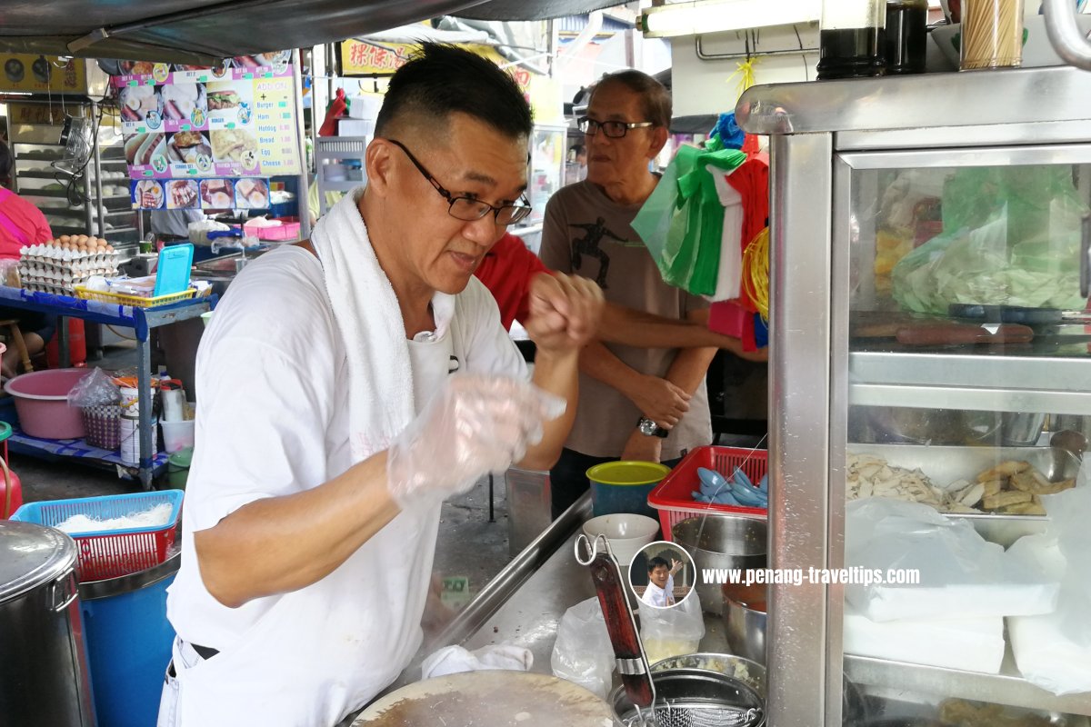 The hawker of Ah Cheng Cafe Loh Mee