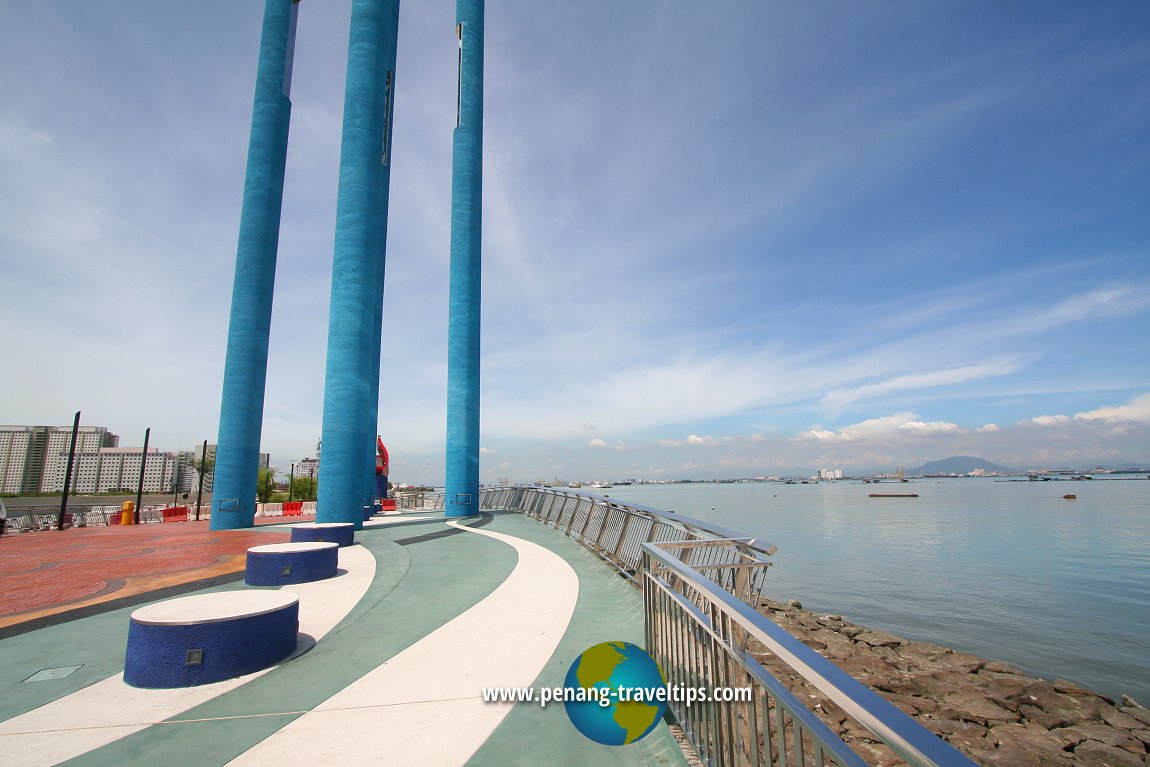 Seaside promenade, Karpal Singh Drive