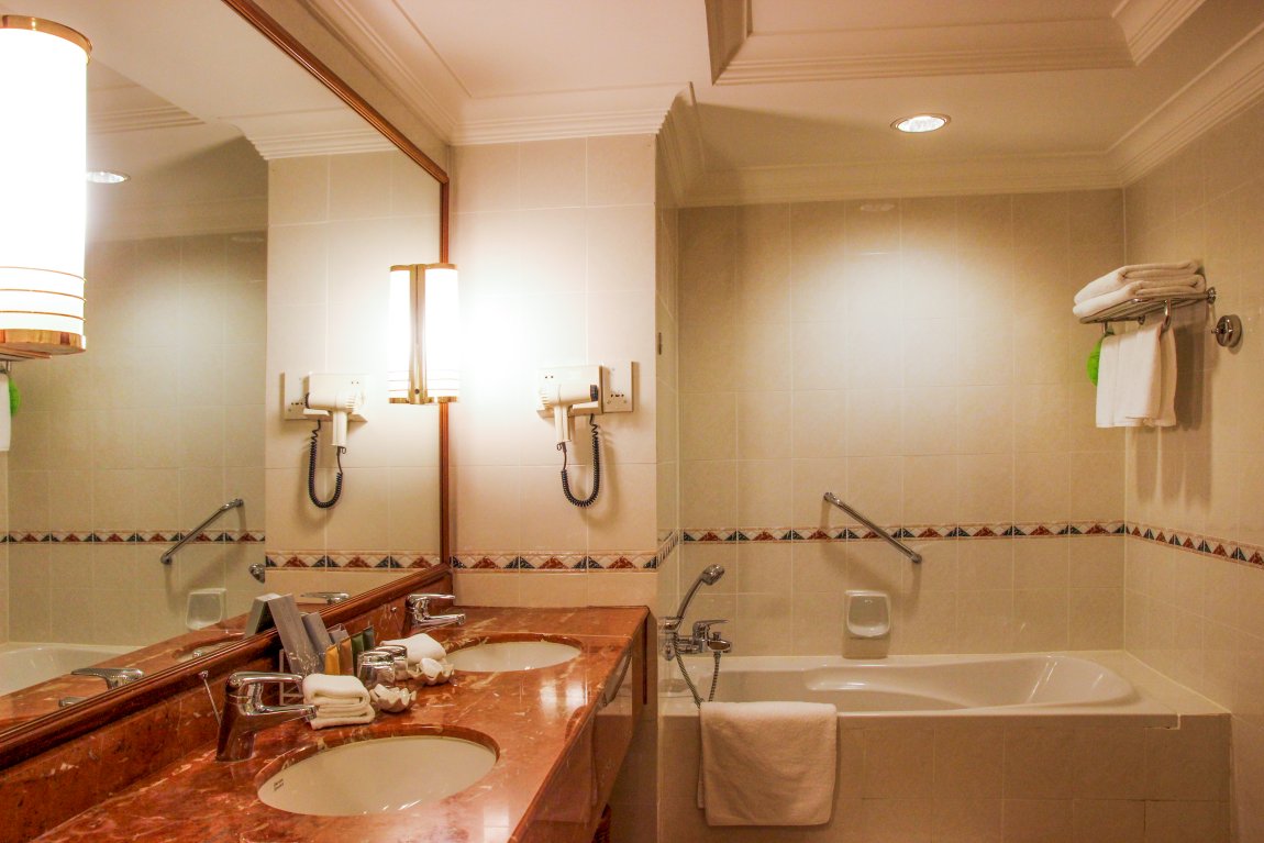 Bathroom of the Master Bedroom of 2-Bedroom Apartment, Hotel Equatorial Penang