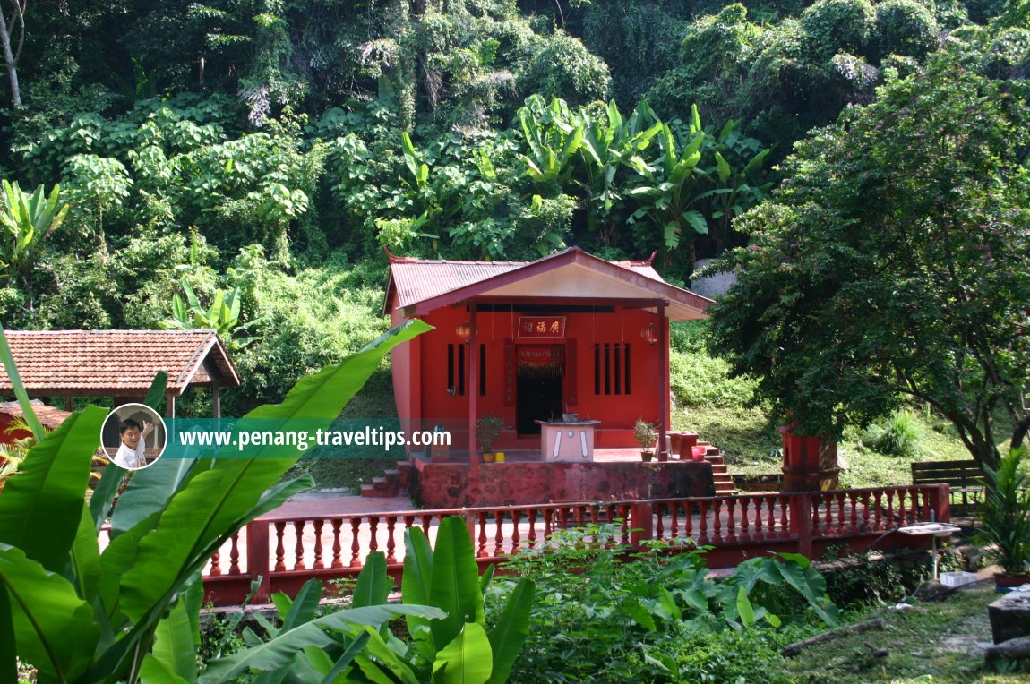 Pantai Esen Tua Pek Kong Temple, Permatang Damar Laut