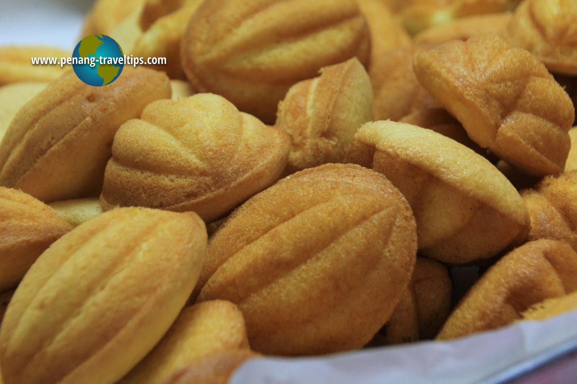 Kuih Bahulu