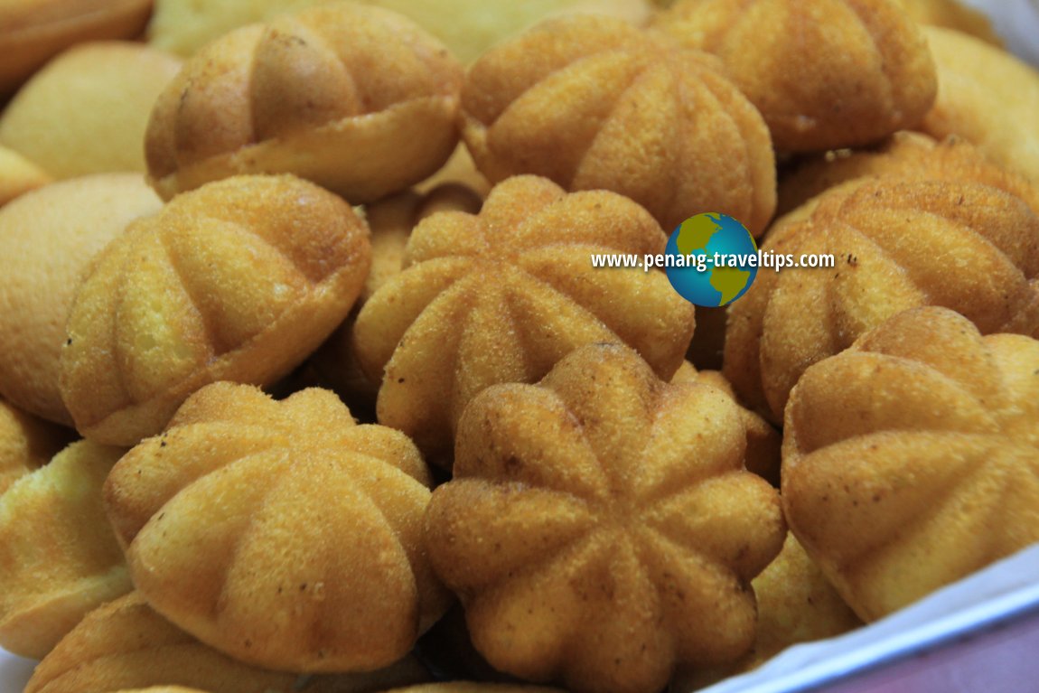 Kuih Bahulu