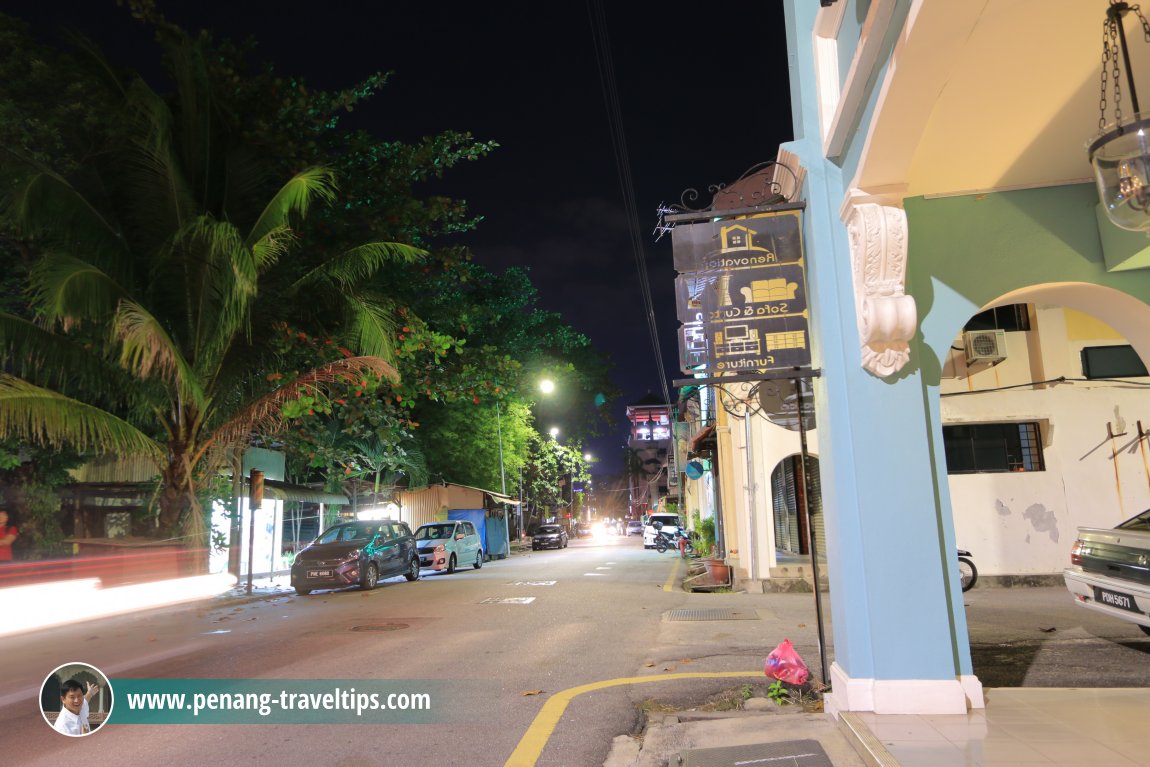 Hutton Lane at night