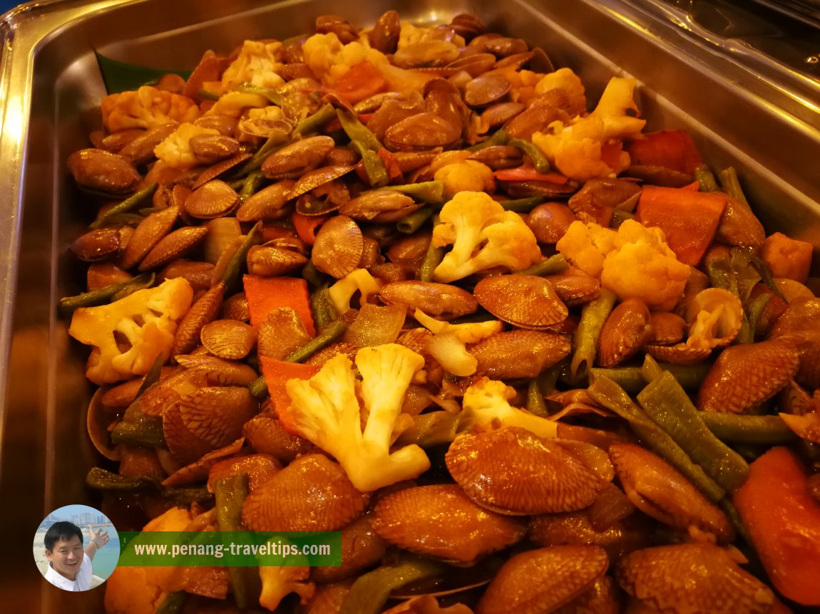 Cita Rasa Warisan Buffet at Iconic Hotel