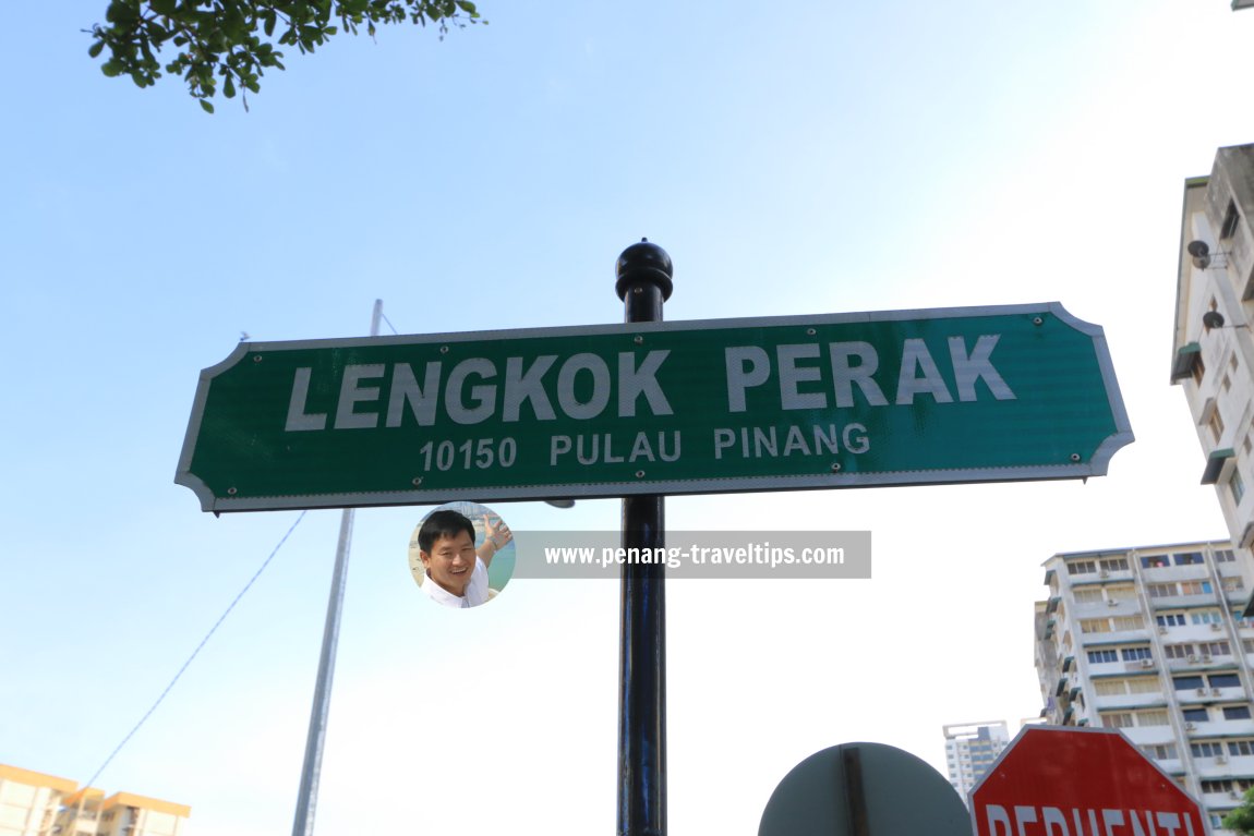 Lengkok Perak roadsign