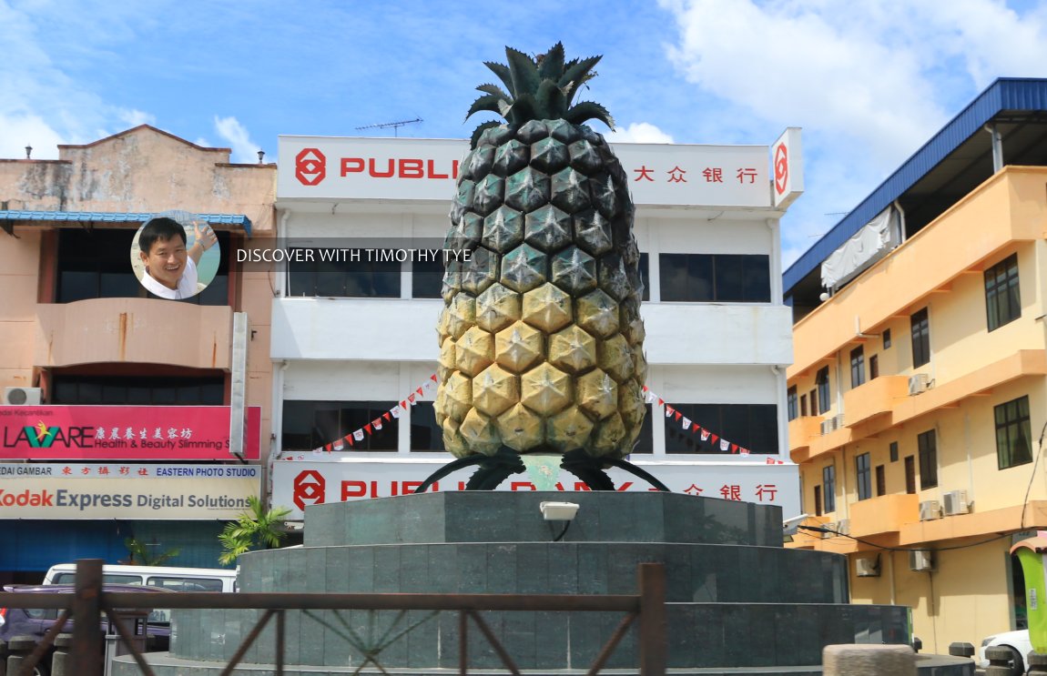 Pekan Nanas pineapple statue
