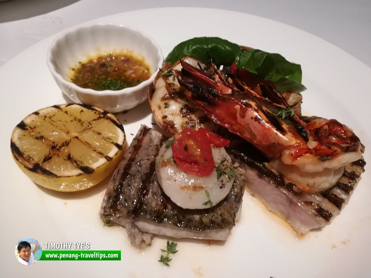 Fine Dining at Feringgi Grill, Shangri-La's Rasa Sayang Resort & Spa