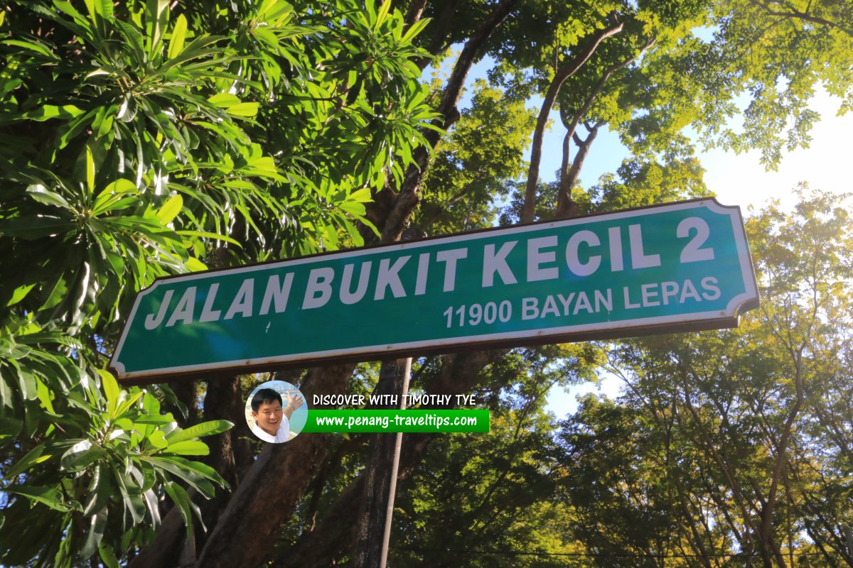 Jalan Bukit Kecil 2 roadsign