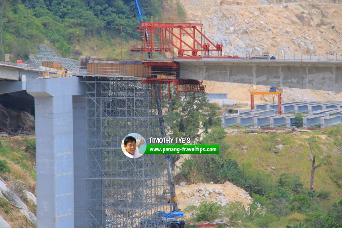Jalan Bukit Kukus viaduct construction