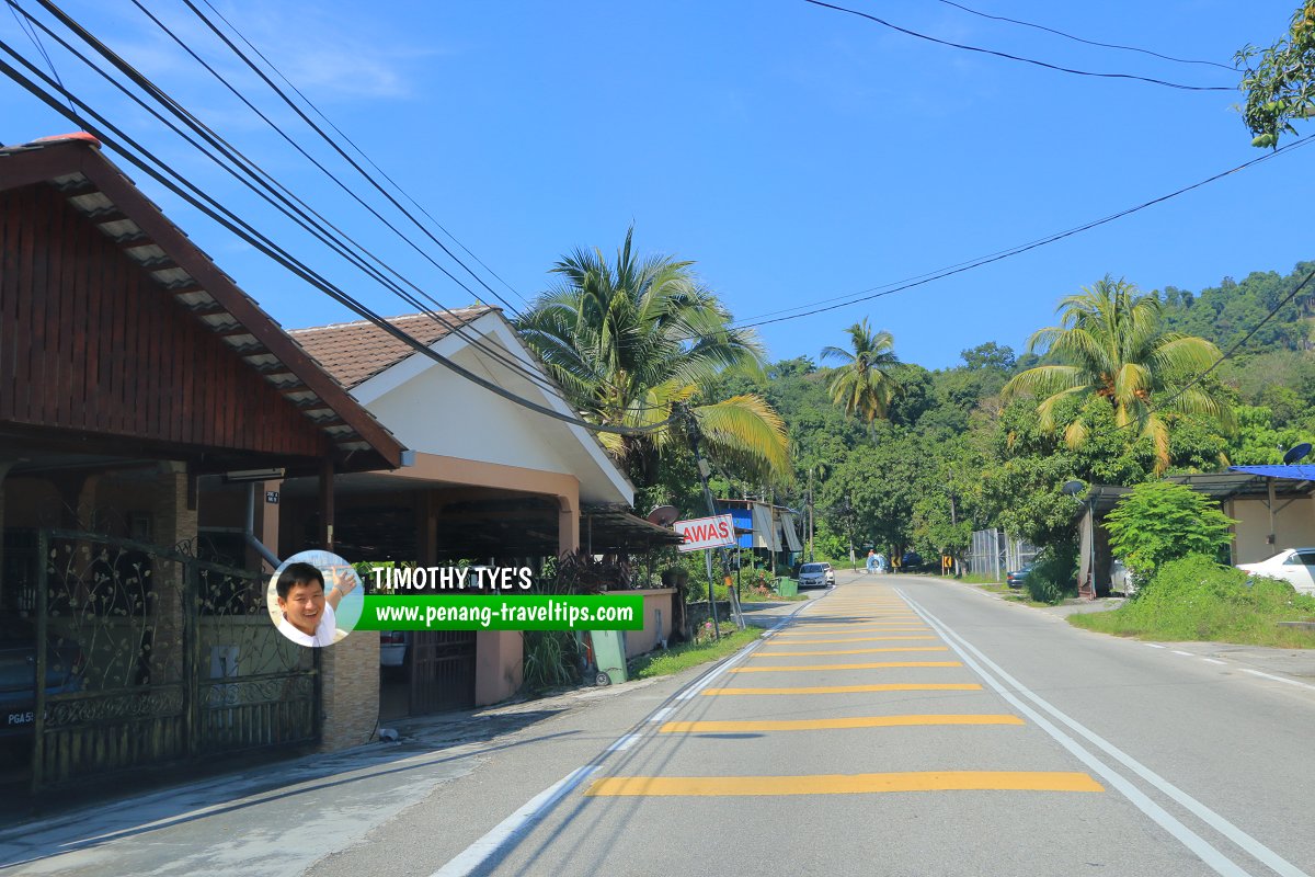 Jalan Kampung Masjid, Teluk Kumbar