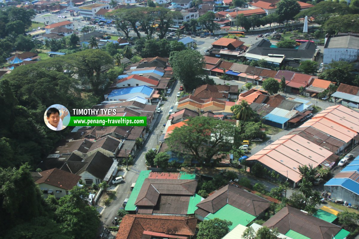 Jalan Khoo Hye Keat as seen from Taman Seri Air Itam Apartment