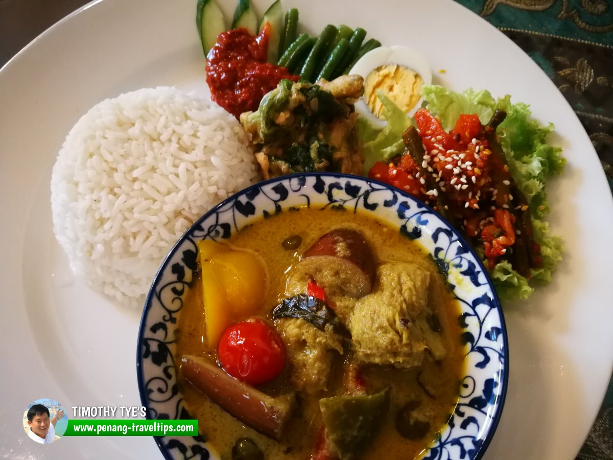 Green Curry Set at Lee Yet