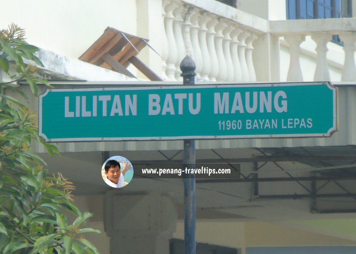 Lilitan Batu Maung roadsign