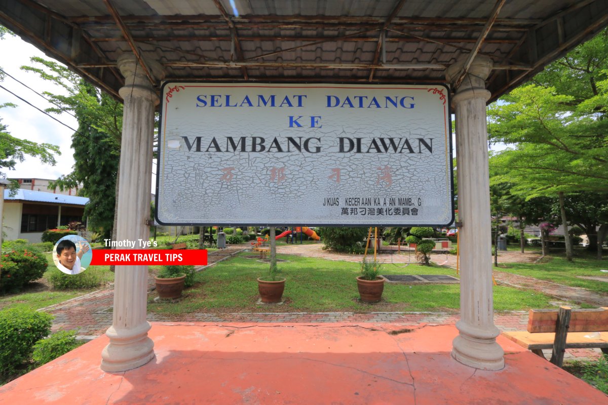 Mambang Di Awan signboard