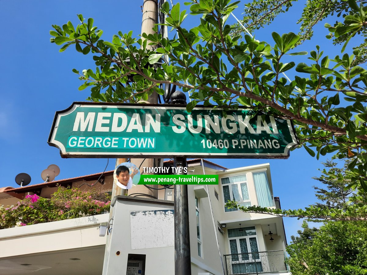 Medan Sungkai roadsign
