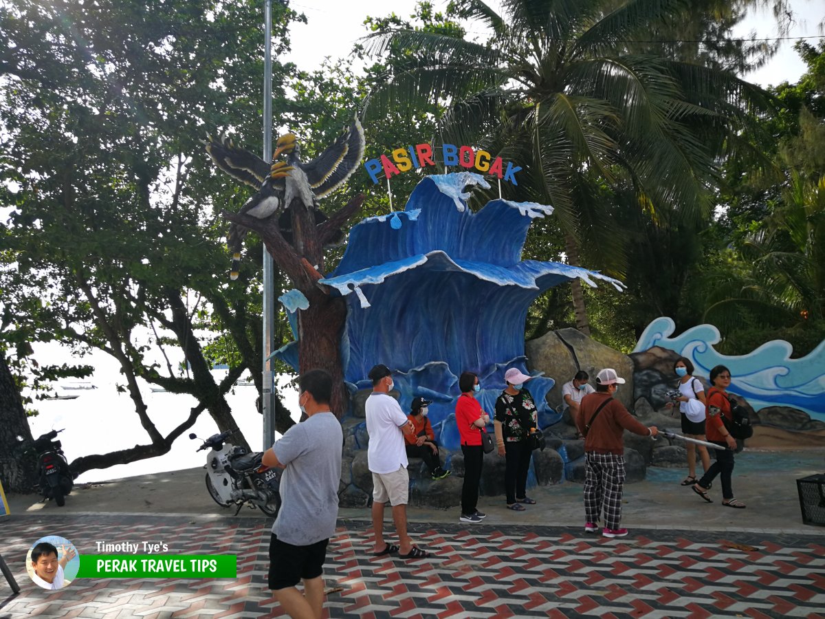 Pantai Pasir Bogak