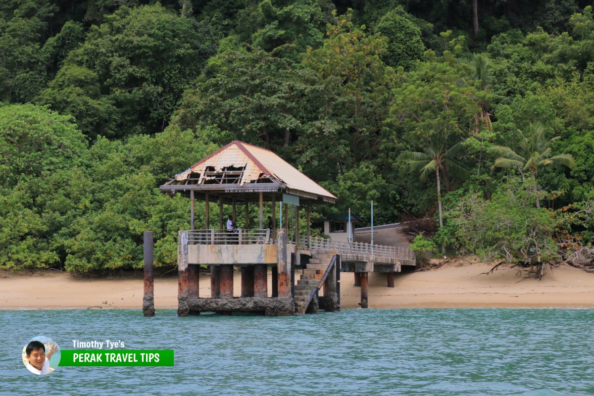 The dilapidated pier at Teluk Ketapang