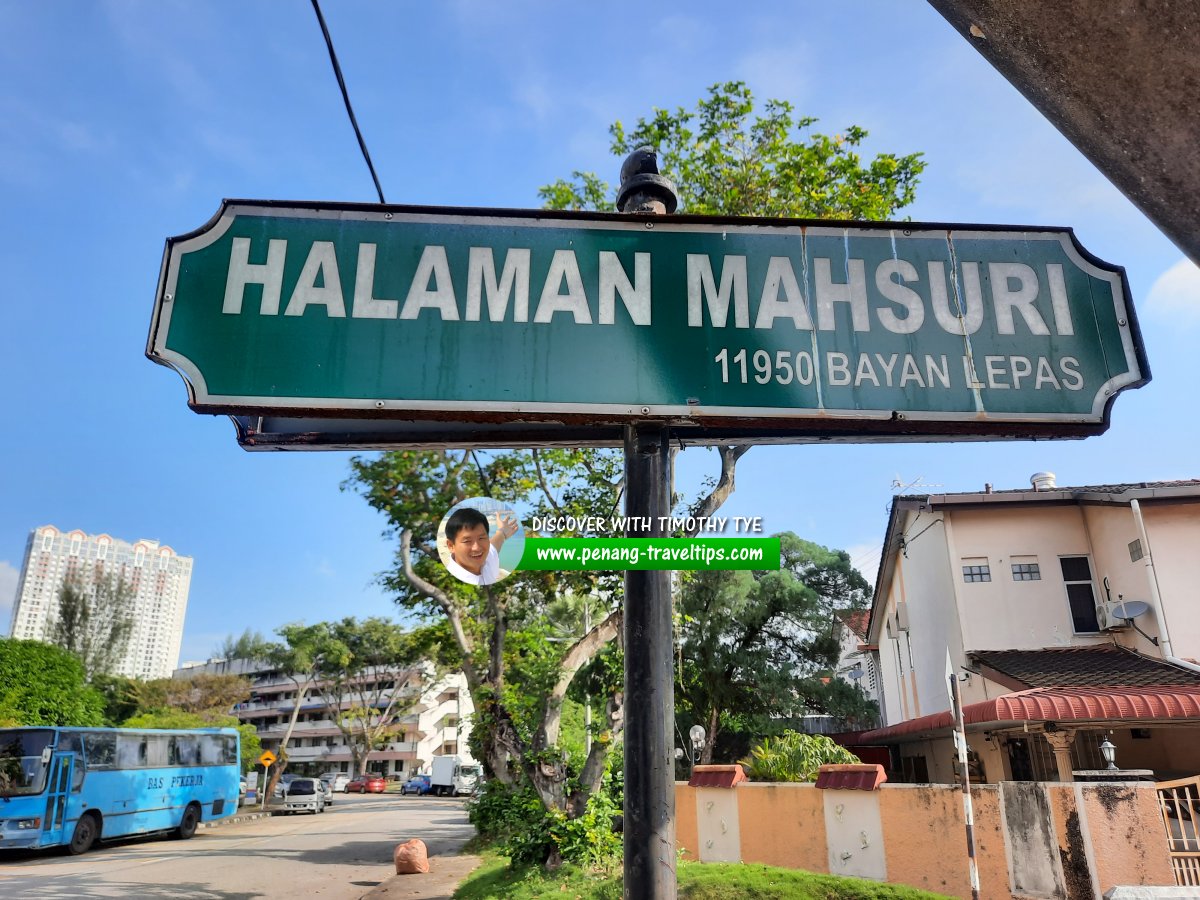 Halaman Mahsuri roadsign