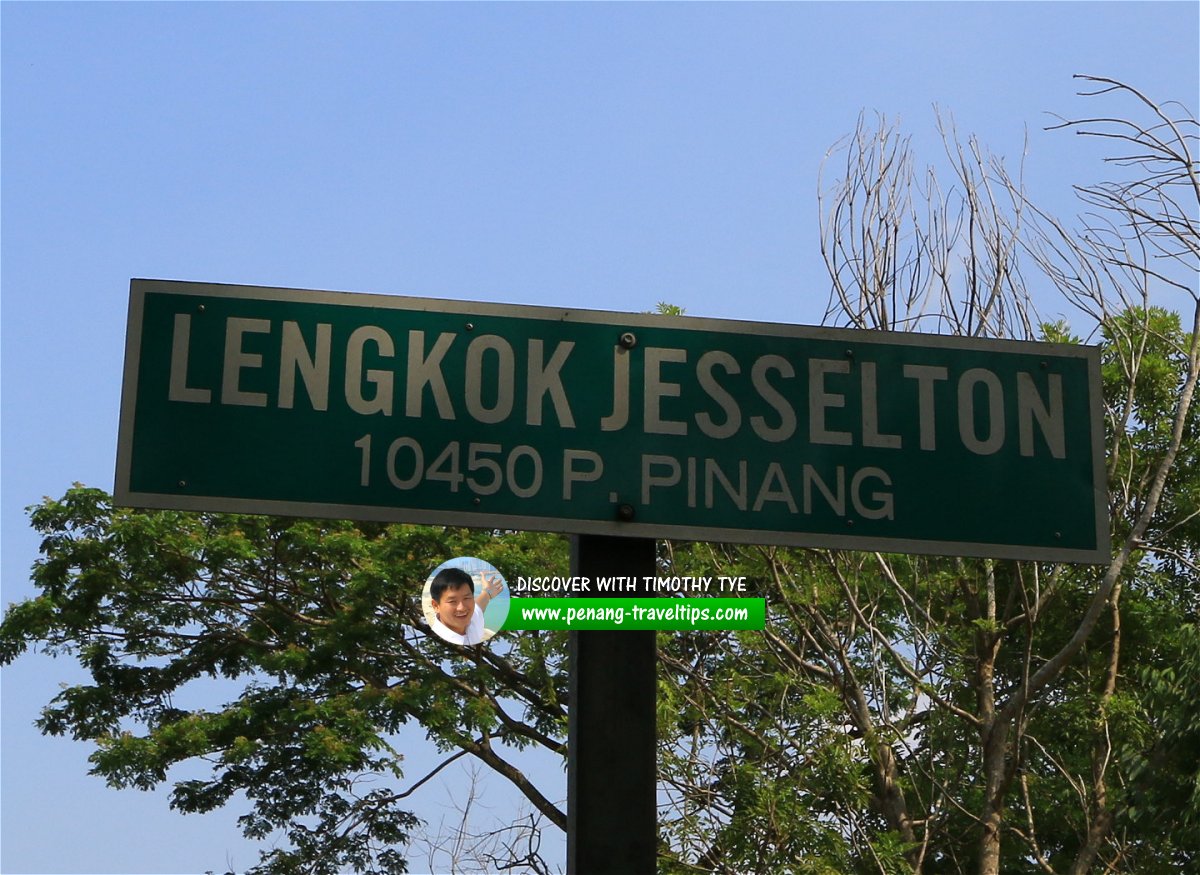 Lengkok Jesselton roadsign